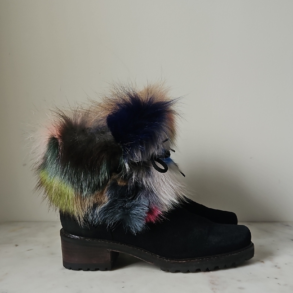 STUART WEITZMAN: Black Ankle Suede Boots with Multicolor Real Fox Fur Trim